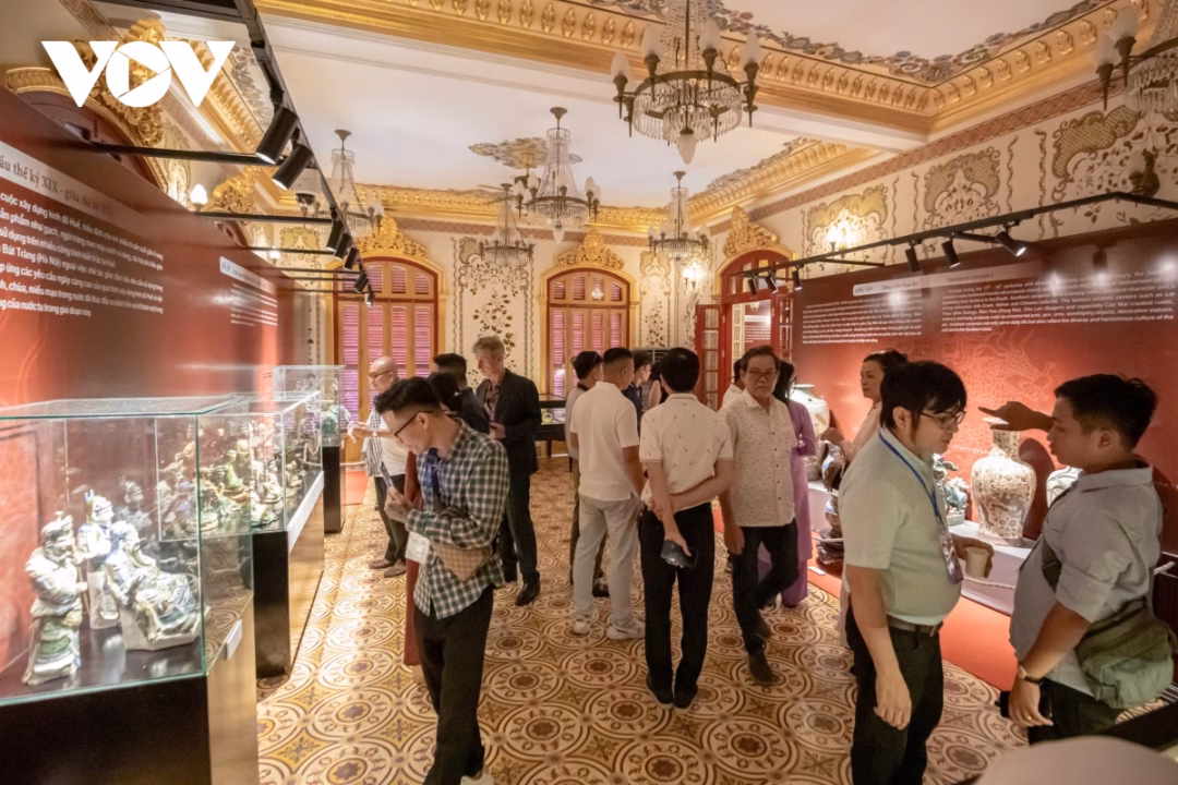 Tái hiện chợ quê Nam Bộ và tôn vinh nghề sơn cổ truyền tại phố cổ Hà Nội