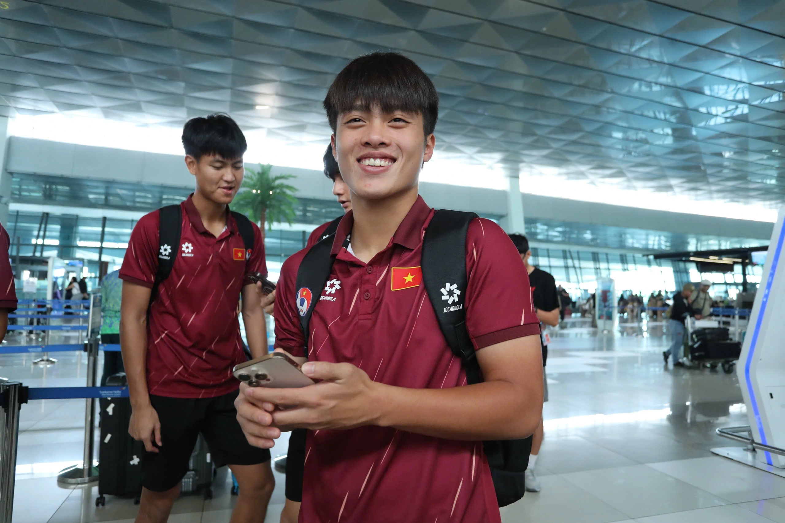 U.23 Việt Nam về nước sau chức vô địch giải Đông Nam Á Cả đội ai cũng rạng rỡ