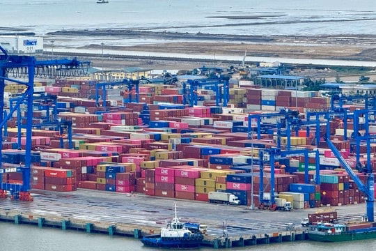 Thủ tướng ký chỉ thị thúc đẩy xuất khẩu, phát triển thị trường ngoài nước