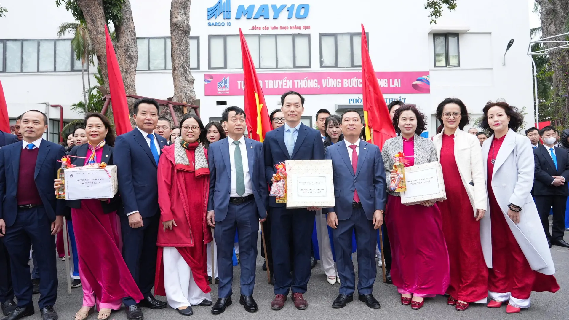May10 kêu gọi tăng cường quản lý chống giả mạo thương hiệu trên mạng May 10, ra quân sản xuất đầu Xuân 2025