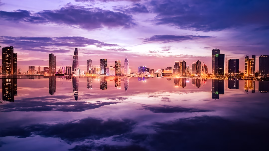 Thành phố Hồ Chí Minh trên đường hội nhập và phát triển
