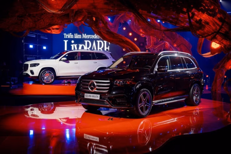 Thị trường ô tô Việt Nam sôi động với loạt xe sang ra mắt Mercedes-Benz GLS 450 nằm ở phân khúc SUV hạng sang cỡ lớn. Ảnh: MBV