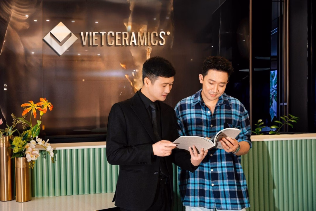 Trấn Thành: Đầu tư cho phòng tắm cũng cần ‘sáng tạo và thông minh’
Nghệ sĩ Trấn Thành khám phá các sản phẩm tiên tiến tại showroom.