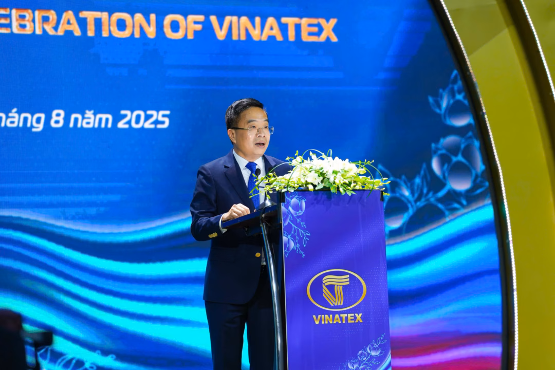Ông Lê Tiến Trường, Chủ tịch HĐQT Vinatex, phát biểu tại buổi lễ kỷ niệm 30 năm thành lập Tập đoàn Dệt May Việt Nam (Vinatex).