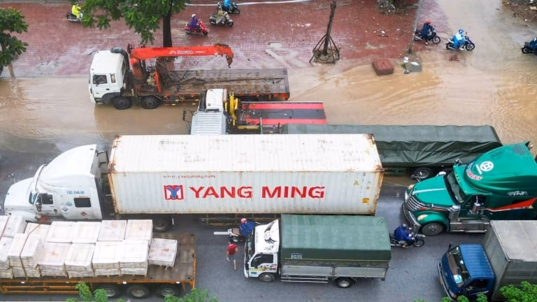 Bắc Ninh muốn mua Đỗ Hùng Dũng với giá 15 tỷ, M.U bảo vệ Mainoo và tương lai của cầu thủ trẻ Hà Nội: Mưa lớn, ngập úng hầm chui – Đại lộ Thăng Long di chuyển khó khăn