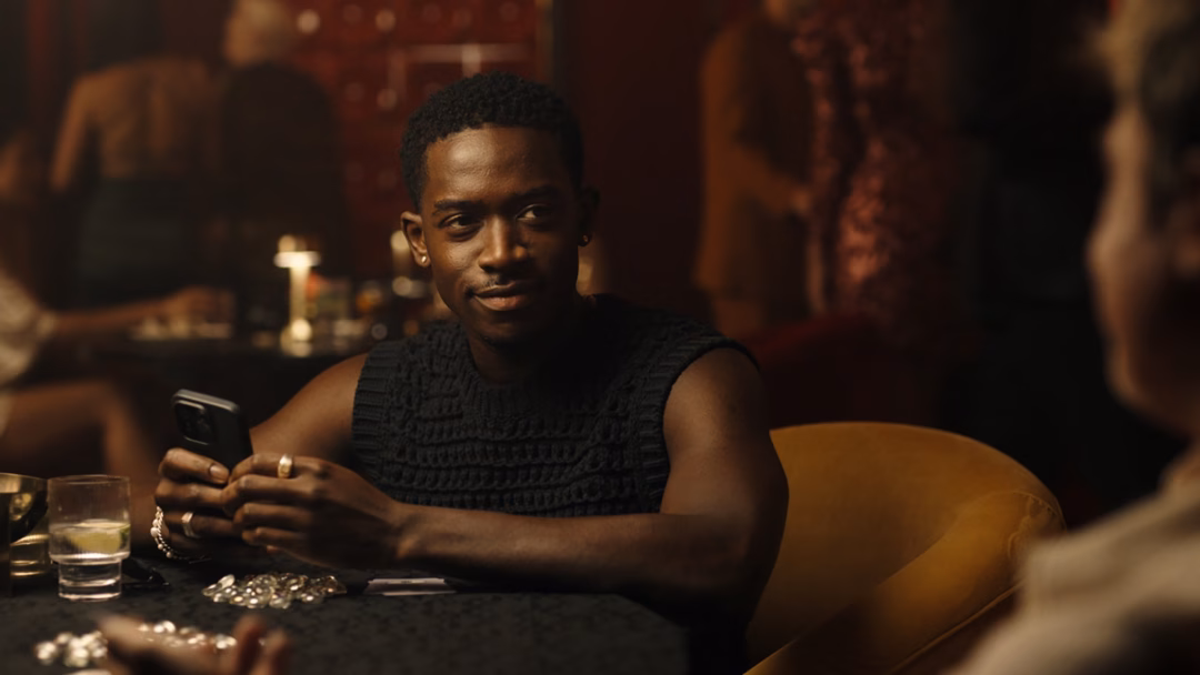 Joshua Pearce (Damson Idris thủ vai)