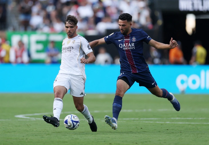 Asencio (trái) khiến CĐV Real Madrid bàng hoàng vì vụ bê bối tình dục - Ảnh: REUTERS