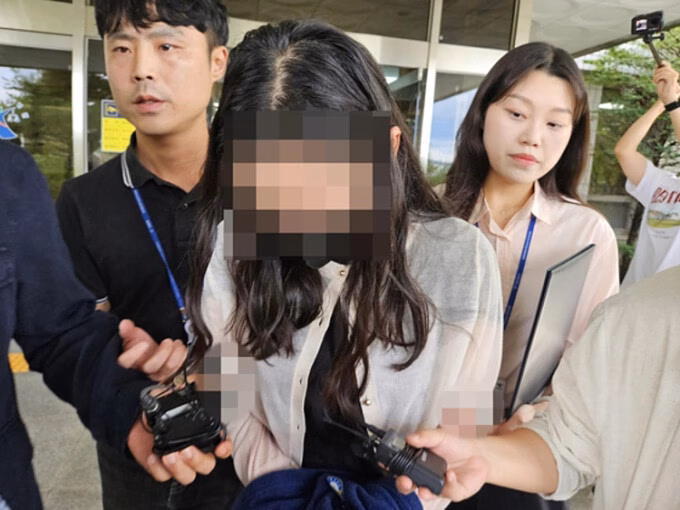 Giáo viên Hàn Quốc bị bắt vì trộm đề thi vào 1h sáng