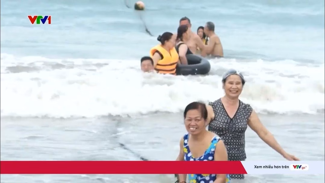 Cảnh báo nguy cơ đột quỵ khi tắm biển