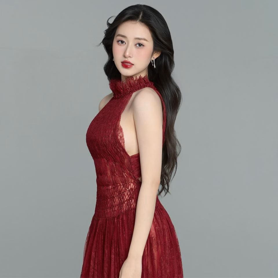 Hoa hậu Ngô Thị Trâm Anh: Hành trình vượt tranh cãi và định hình vương miện Miss Earth Vietnam 2025 Mỹ nhân 19 tuổi sở hữu chiều cao 1,73m cùng số đo ba vòng gợi cảm lần lượt là 89-65-98cm. Ảnh: FBNV