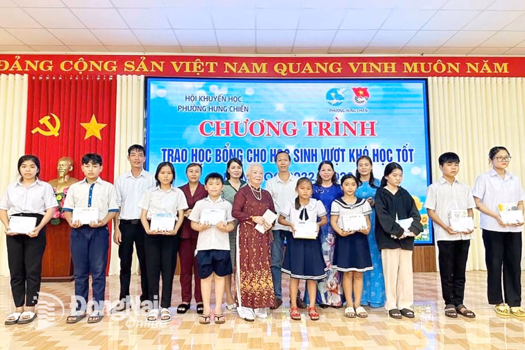 Người phụ nữ Đồng Nai dùng tiền phụ cấp liệt sĩ giúp đỡ người khó khăn