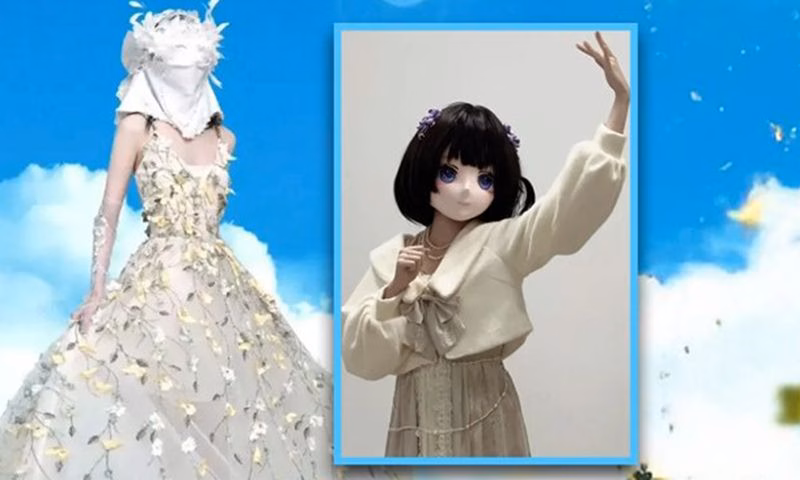 Ca sĩ Trung Quốc đeo mặt nạ phải hoãn buổi hòa nhạc đầu tiên vì lo ngại của công chúng về việc cô hát nhép