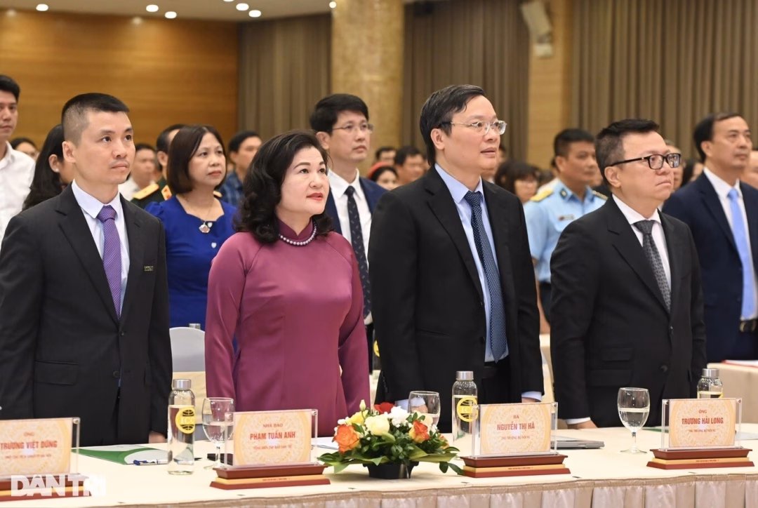 Đại tá Nguyễn Khắc Nguyệt – nguyên cán bộ Bộ Tư lệnh Tăng thiết giáp nhận xét: Dân trí là một tờ báo "đứng đắn", đáng tin cậy giữa một môi trường thông tin hỗn độn (Ảnh: Mạnh Quân).