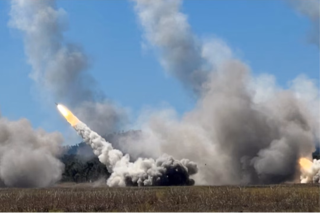 Úc, Mỹ, Singapore cùng khai hỏa hệ thống tên lửa HIMARS trong tập trận ở Queensland