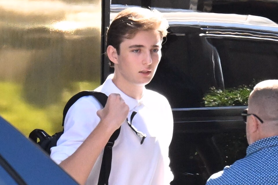 Con út Barron Trump – ‘vũ khí bí mật’ của ông Donald Trump trong chiến dịch tranh cử