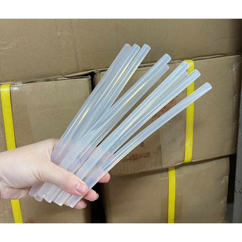 Keo Nến Lớn Nhỏ Có Thực Sự “Tốt Trong Dính”? Tôi Đã Học Hỏi Sau Lần Đầu Sử Dụng