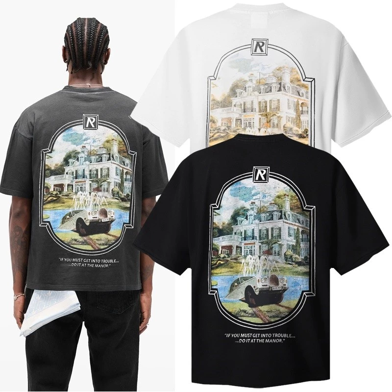 Làm thế nào để áo thun họa tiết không bị lỗi mốt khi diện vào ngày hè nóng bức?