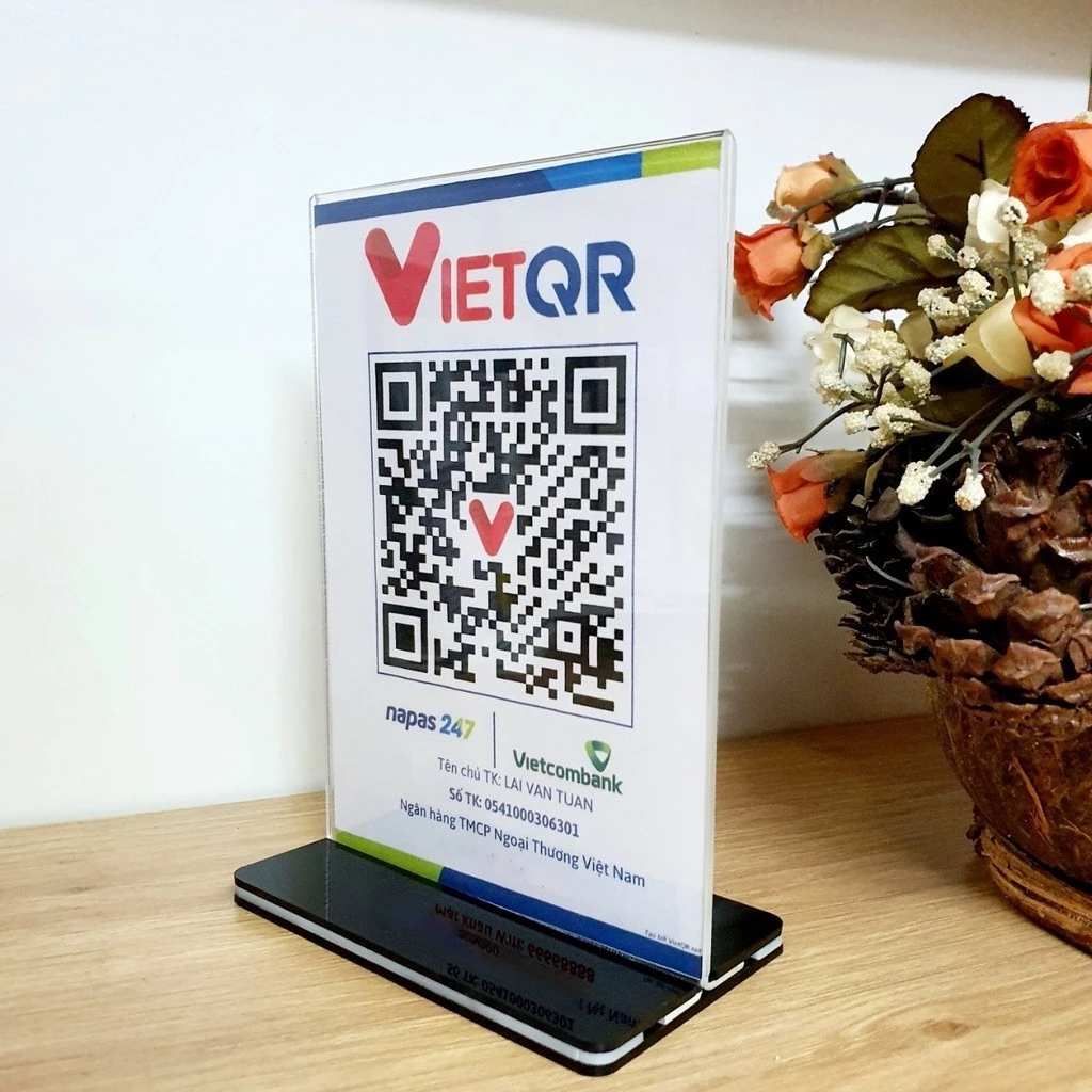 Lỡ In Mã QR Rối, Đây Là Cách Tôi Tận Dụng Kệ Menu QR Để Không Phải In Lại