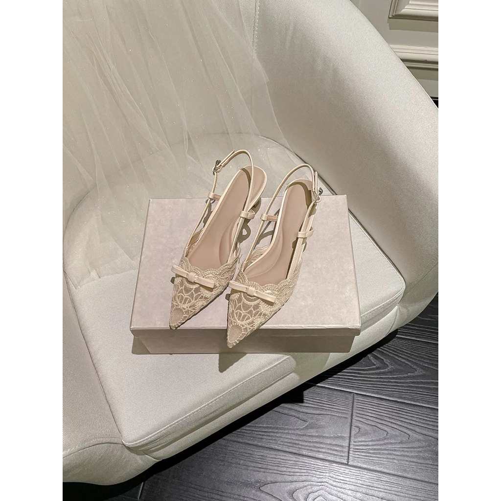 Tại Sao Giày Cưới Ren Cao 5cm Là Lựa Chọn Thông Minh Cho Cô Dâu Muốn Sang Sứ Mừng Hôn Nhân