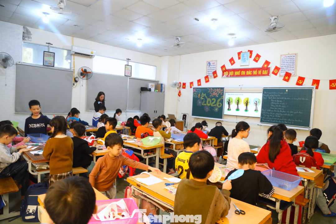 C&aacute;c ph&ograve;ng học chật chội khiến việc giảng dạy gặp bất cập