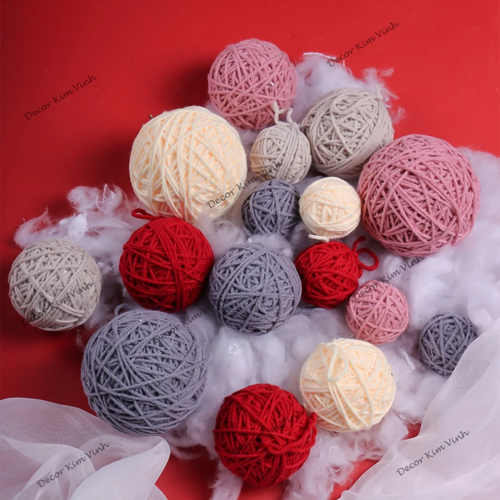 Làm thế nào để quả cầu len sợi nhỏ handmade trở thành điểm nhấn trong trang trí Giáng Sinh của bạn?