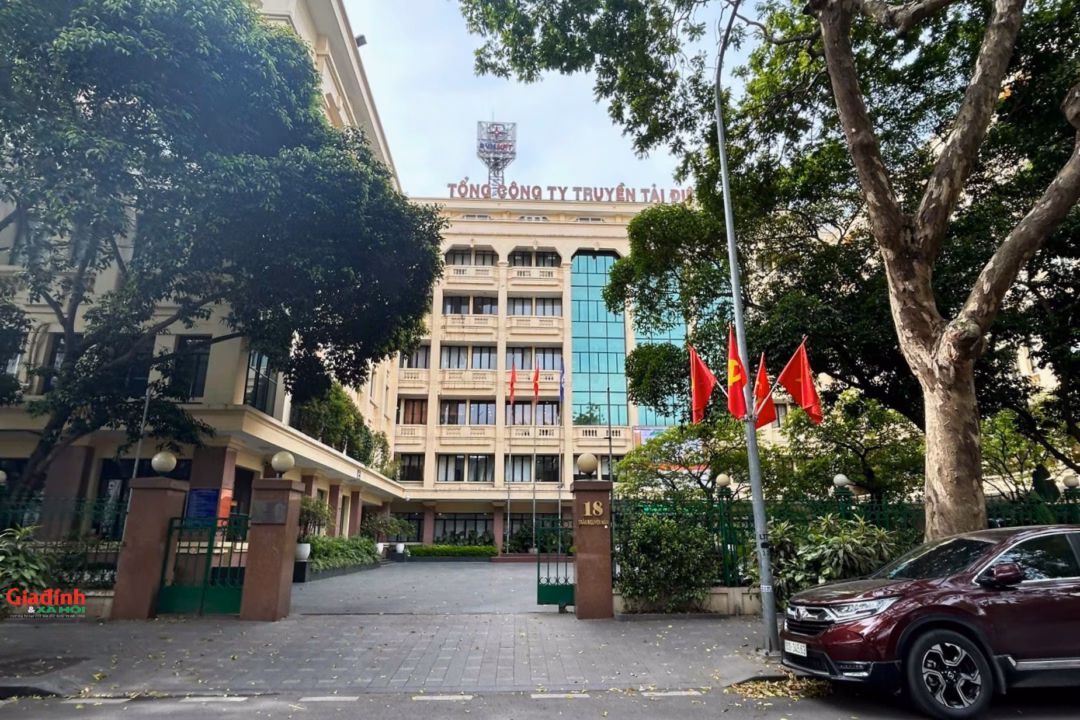 Cận cảnh trụ sở các cơ quan trên 'đất vàng' hồ Hoàn Kiếm chuẩn bị di dời để làm quảng trường- Ảnh6. Cận cảnh trụ sở các cơ quan trên 'đất vàng' hồ Hoàn Kiếm chuẩn bị di dời để làm quảng trường- Ảnh6.