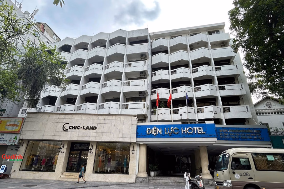 Cận cảnh trụ sở các cơ quan trên 'đất vàng' hồ Hoàn Kiếm chuẩn bị di dời để làm quảng trường- Ảnh7. Cận cảnh trụ sở các cơ quan trên 'đất vàng' hồ Hoàn Kiếm chuẩn bị di dời để làm quảng trường- Ảnh7.