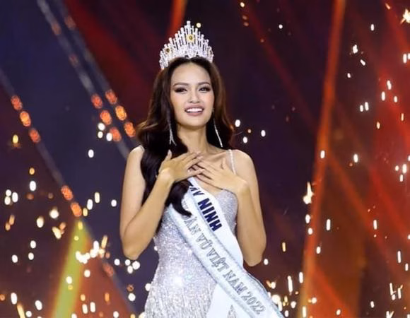 Ngọc Châu Ngọc Châu đăng quang Hoa hậu Hoàn vũ Việt Nam 2022