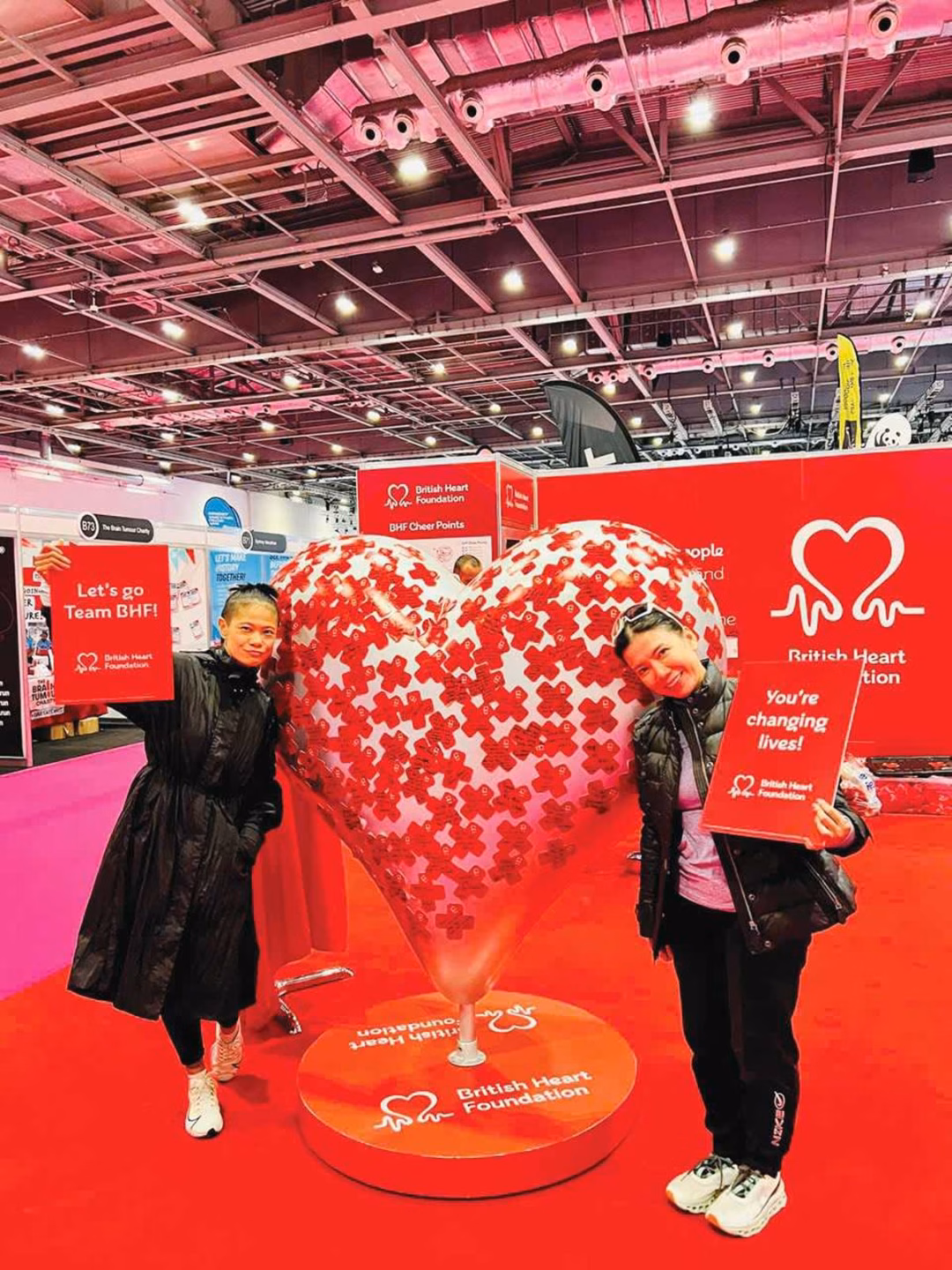 Chị Nguyễn Thị Vân Anh trong Chiến dịch gây quỹ từ thiện cho London Marathon Chị Nguyễn Thị Vân Anh trong Chiến dịch gây quỹ từ thiện cho London Marathon