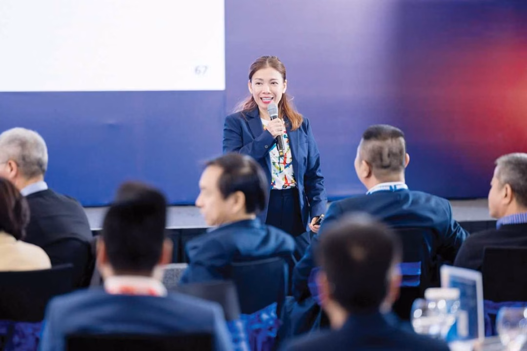 Chị Vân Anh hiện là Lead Partner tại Công ty tư vấn chiến lược 1Globe Consulting Chị Vân Anh hiện là Lead Partner tại Công ty tư vấn chiến lược 1Globe Consulting