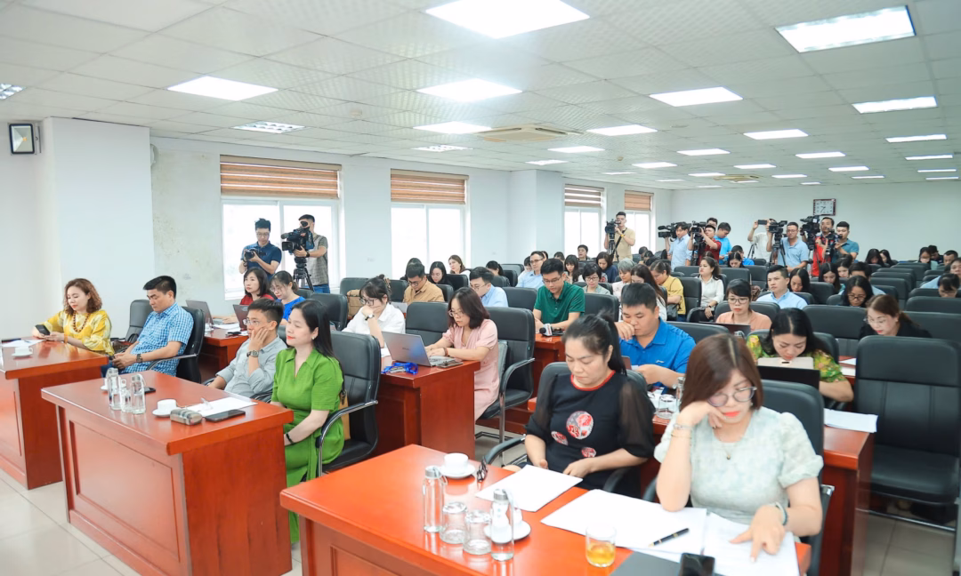 Các đại biểu tham dự họp báo Các đại biểu tham dự họp báo