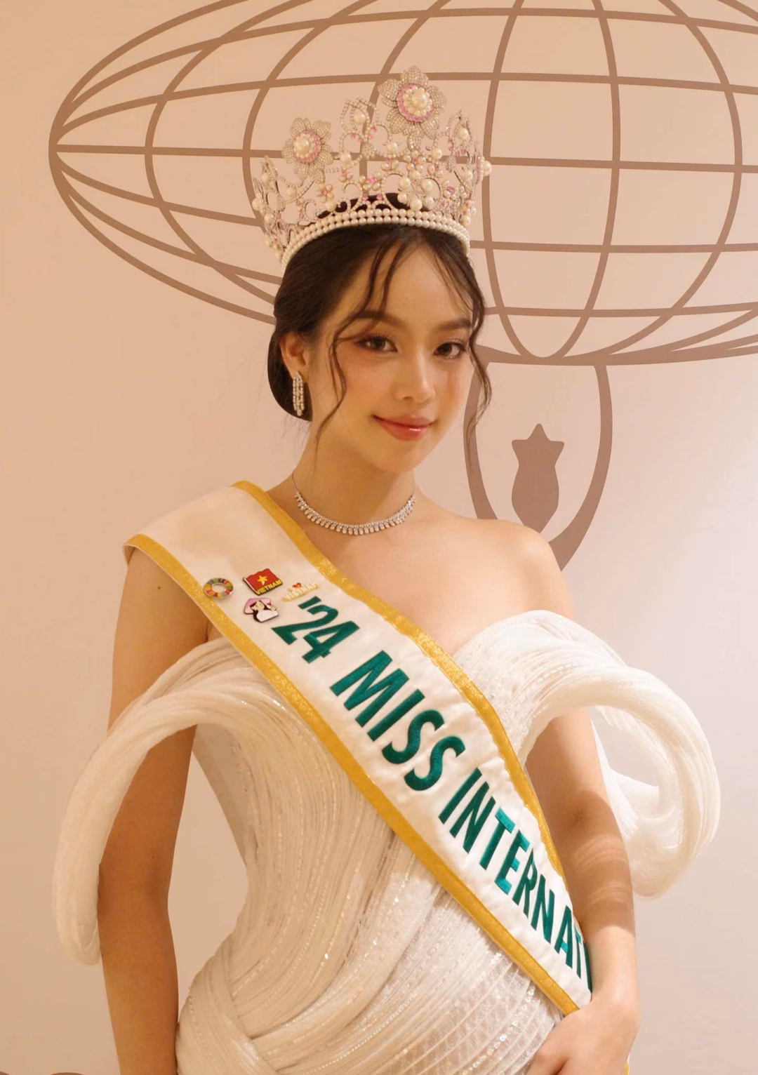 Hé lộ tuổi thật của Hoa hậu Thanh Thủy Mỹ nhân Việt xinh như amp;#34;búp bê sốngamp;#34;, chỉ một hành động hút 3 triệu lượt xem - 6