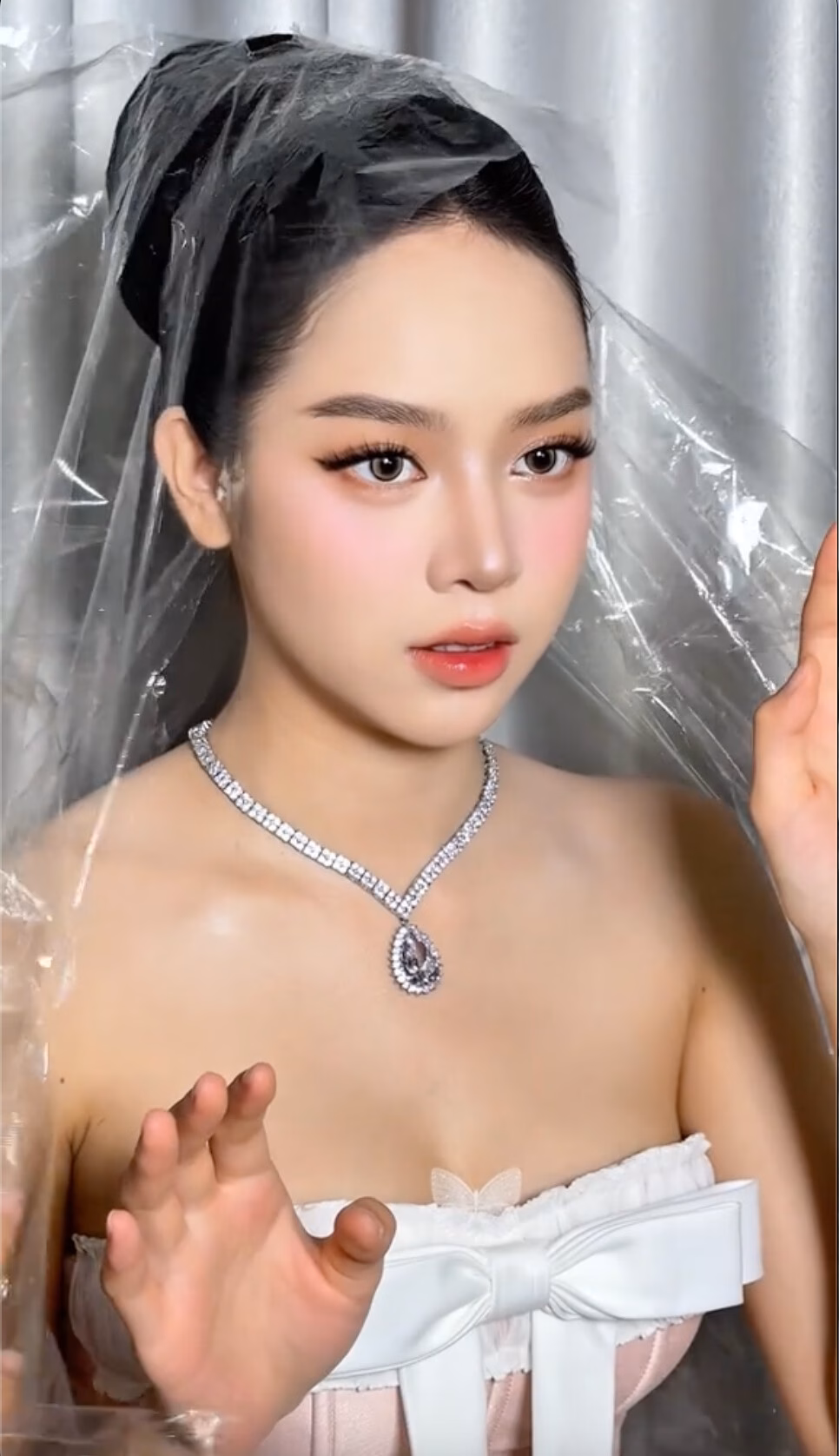 Hoa hậu Thanh Thủy biến hình thành búp bê Barbie gây sốt TikTok