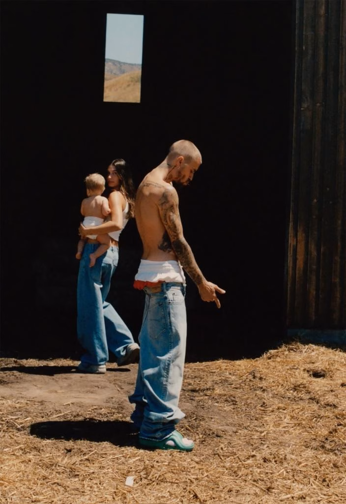 Justin Bieber vẫn đấu tranh với “con quỷ bên trong” ... và cả photobook