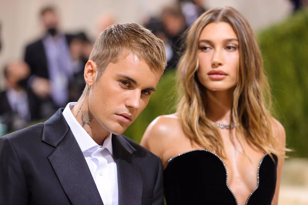 Justin Bieber vẫn đấu tranh với “con quỷ bên trong” Chưa rõ Justin Bieber có đi lưu diễn trở lại hay trở thành ông bố nội trợ cho vợ điều hành doanh nghiệp tỷ đô