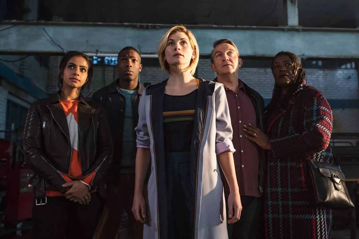Tên gọi độc đáo của các nhóm fan nổi tiếng thế giới (From left to right) Mandip Gill, Tosin Cole, Jodie Whittaker, Bradley Walsh, and Sharon D. Clarke on 'Doctor Who'
