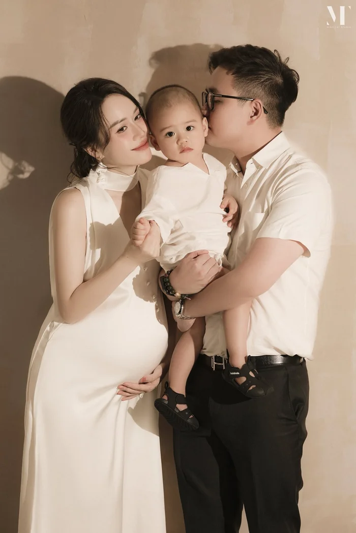 MC Ngô Mai Phương hạnh phúc chào đón con gái thứ hai Gia đình hạnh phúc của MC Ngô Mai Phương. Ảnh: FBNV