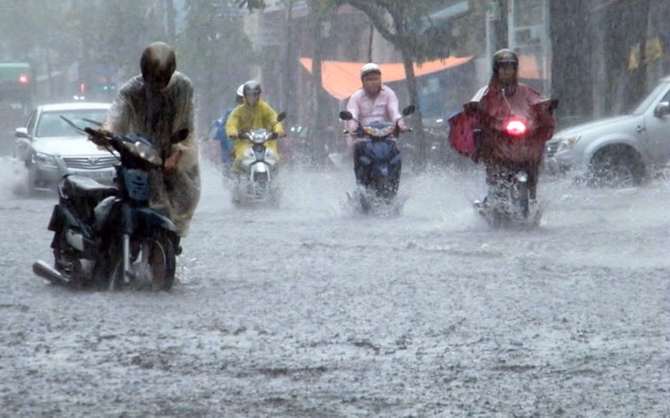 Miền Trung và núi phía Bắc nguy cơ tiếp diễn lũ lụt, sạt lở đất Nguyên nhân Nghệ An hứng mưa lũ gây thiệt hại nghiêm trọng- Ảnh 3.