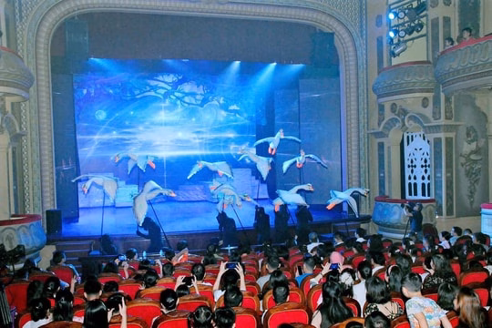 Những 'gam màu' mới trên sân khấu đề tài gia đình ở Hải Phòng
