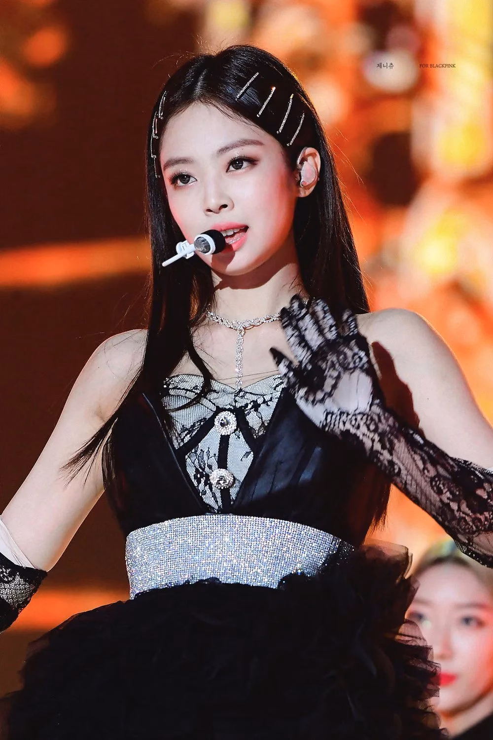 Jennie đã là tâm điểm từ thời debut