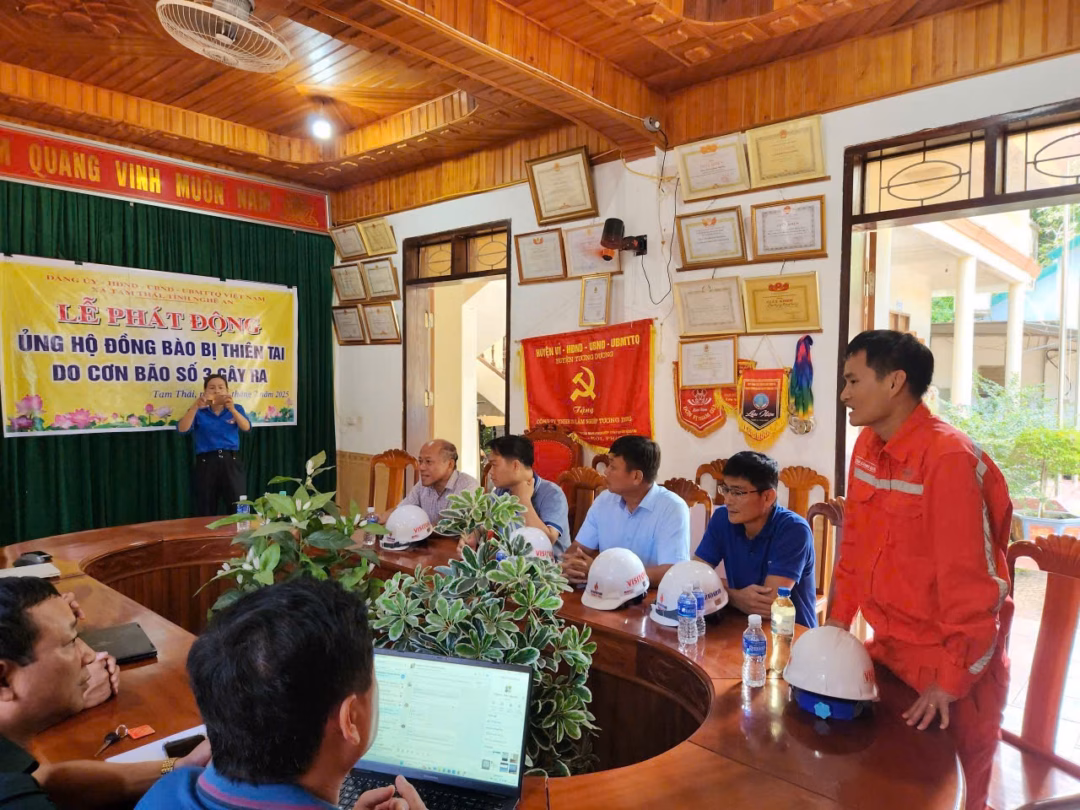 Thủy điện Hủa Na hỗ trợ người dân Nghệ An vùng lũ Công ty CP Thủy điện Hủa Na và tình người nơi