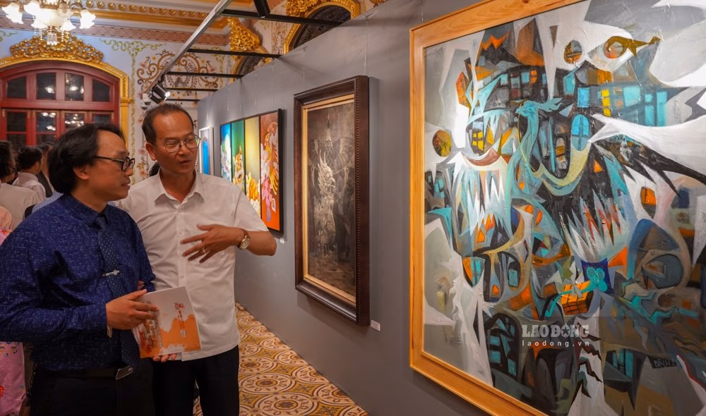 Triển lãm là hoạt động chuyên đề lần thứ tư trong chuỗi hợp tác giữa Trường Đại học Nghệ thuật, Đại học Huế và Trung tâm Bảo tồn Di tích Cố đô Huế. Đây không chỉ là một sự kiện nghệ thuật, mà còn là dịp để giới thiệu, nghiên cứu và lan tỏa các giá trị di sản văn hóa truyền thống thông qua lăng kính sáng tạo của mỹ thuật đương đại.