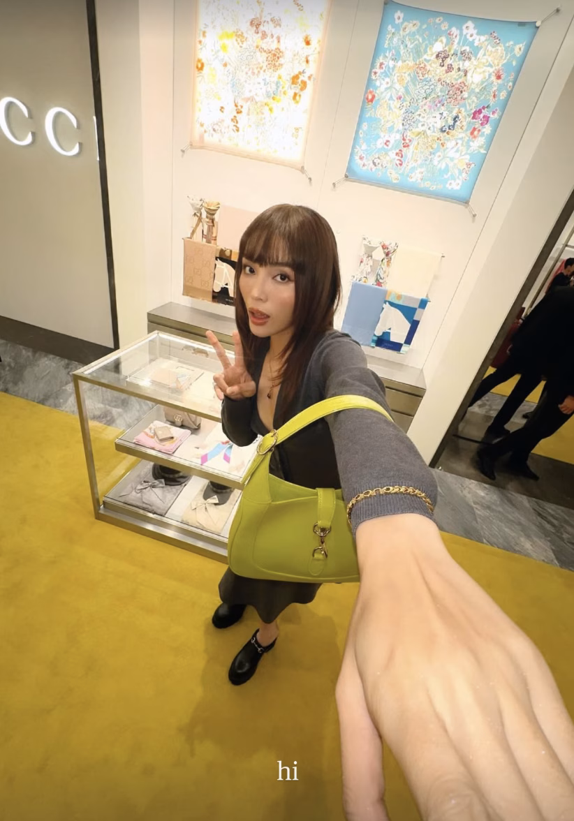 Ảnh selfie nhí nhố của người đẹp.