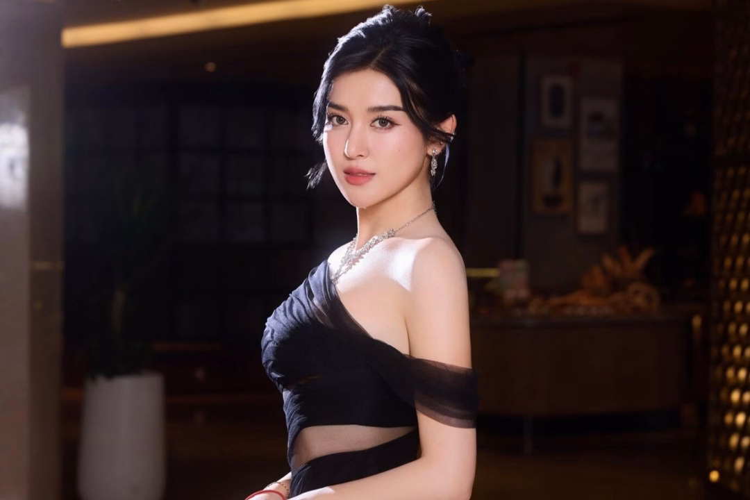 Á hậu Huyền My 11 năm sau đăng quang: Độc thân quyến rũ, hàng hiệu tiền tỷ - 6