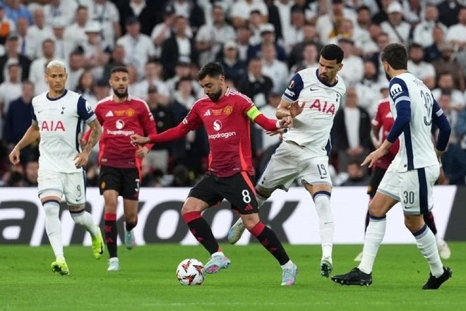 

Bàn thắng đưa Tottenham đến chức vô địch sau 17 năm Rạng sáng 22/5, nhờ bàn thắng của B.Johnson, Tottenham đánh bại MU 1-0 ở chung kết Europa League diễn ra trên sân vận động San Mames (Bilbao).