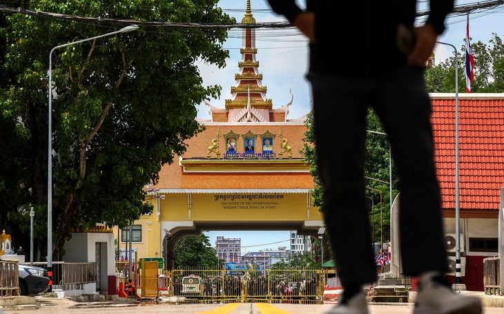 Cựu kiểm lâm Thái Lan bị bắt vì assault binh sĩ Campuchia ở biên giới Thái Lan bắt giữ du khách đấm binh sĩ Campuchia - Ảnh 2.