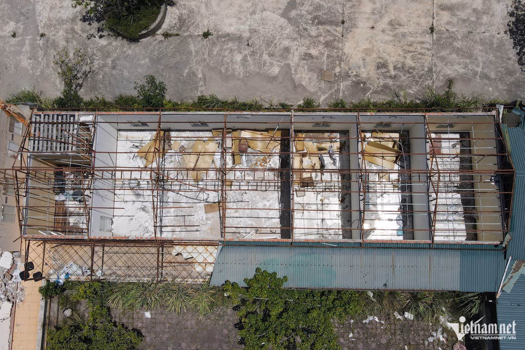 Tất cả hạng mục của bệnh viện đều đã xuống cấp.