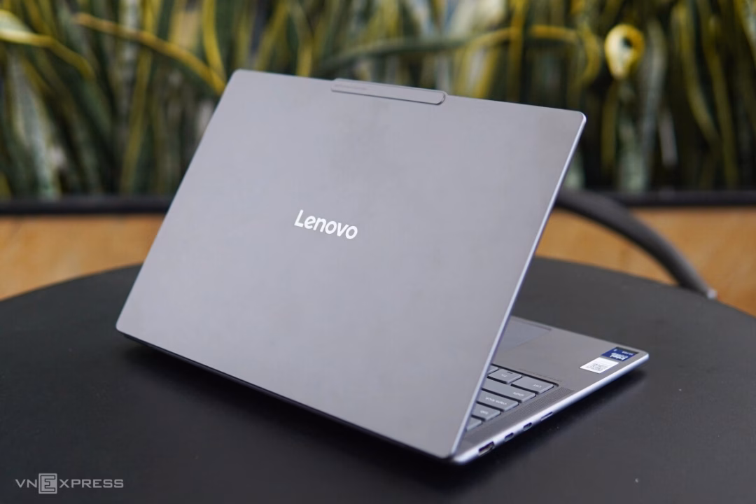 Lenovo ra mắt laptop Yoga Slim 7i Aura Edition với chip AI, giá 38 triệu