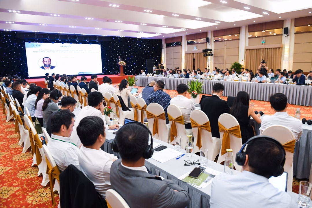 Diễn đàn tìm giải pháp phát triển nghiên cứu và phát minh ở Việt Nam Diễn đàn quy tụ hàng trăm chuyên gia, nhà khoa học hàng đầu trong và ngoài nước, cùng các nhà hoạch định chính sách và đại diện doanh nghiệp.