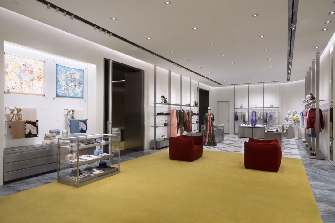 Gucci mở cửa hàng lớn nhất tại TP HCM Hinh anh Gucci khai trương không gian boutique đậm chất Ý tại TP.HCM 4